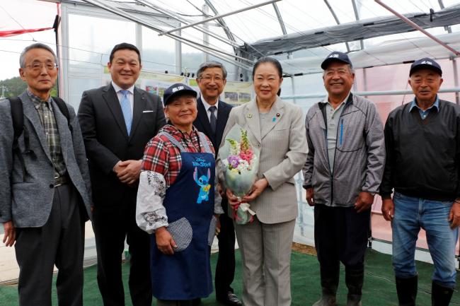 土屋復興大臣来村